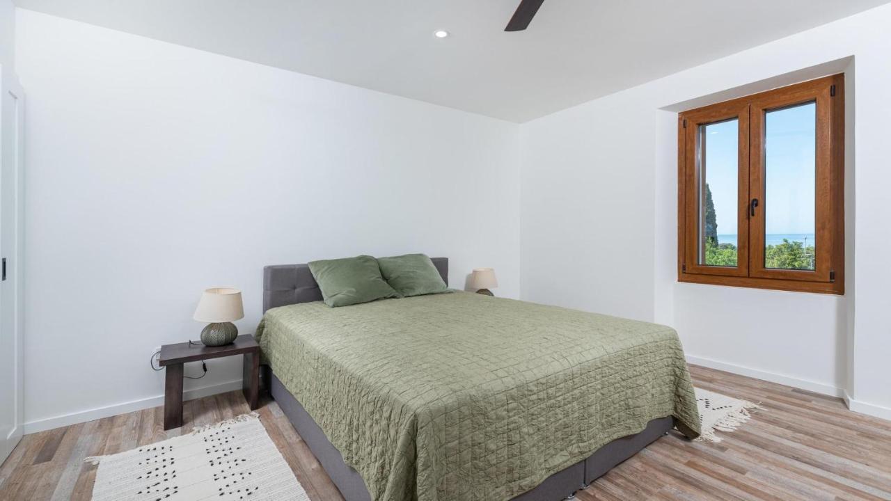 Boomerang - Holiday House With Sea View Dajla Exterior foto
